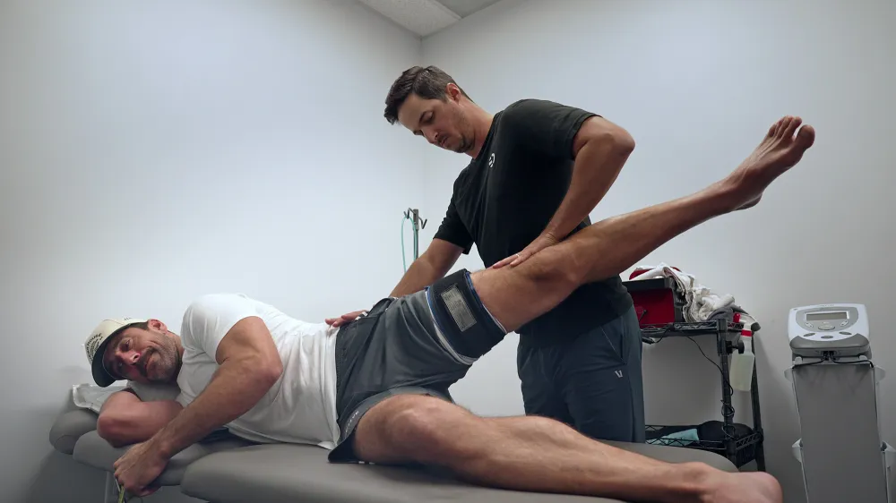 Aaron Rodgers Admits 1st Year in Green Bay With Brett Favre Was Tense