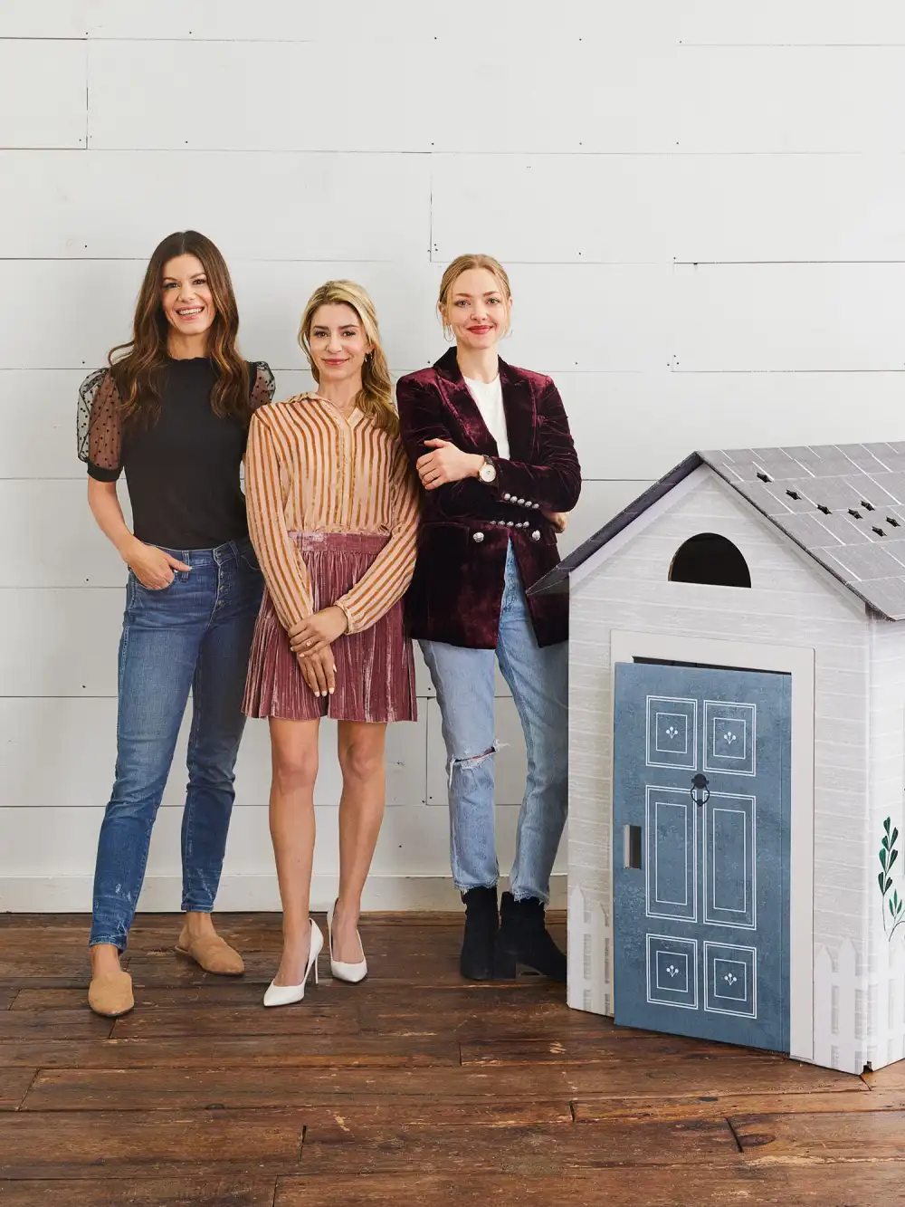 Amanda Seyfried s company MakeItCuteKids com 077