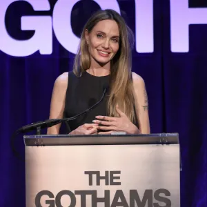 Angelina Jolie Gets Choked Up Talking Late Mom Marcheline Bertrand Daughter Vivienne