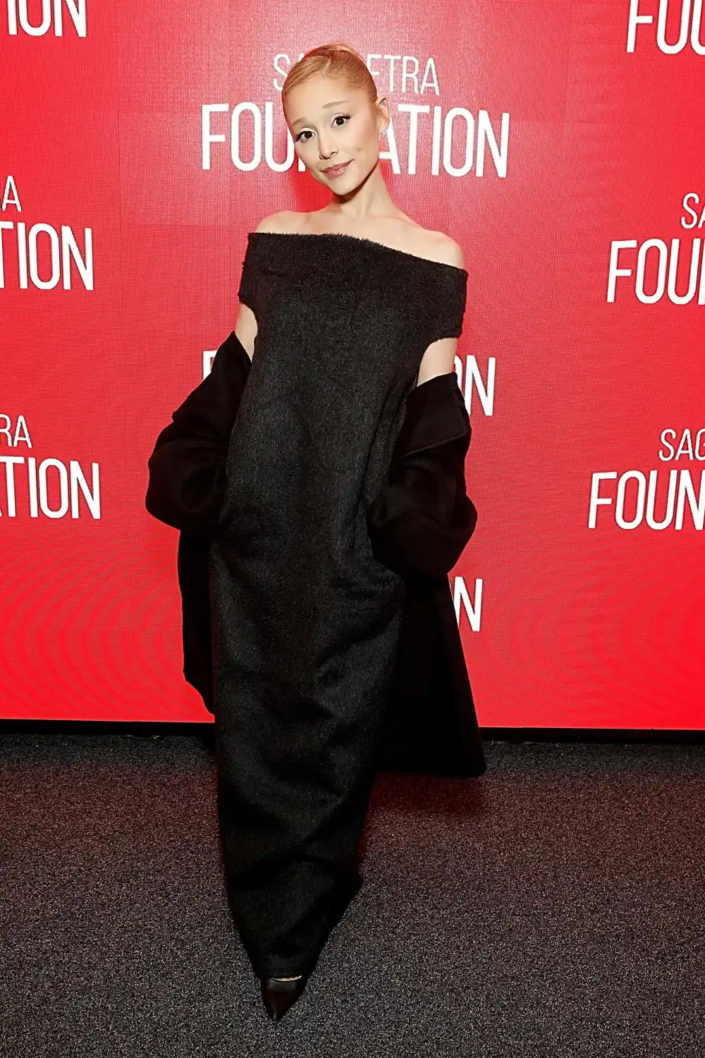 Ariana Grandes Post Wicked Makeunder Is Turning Heads