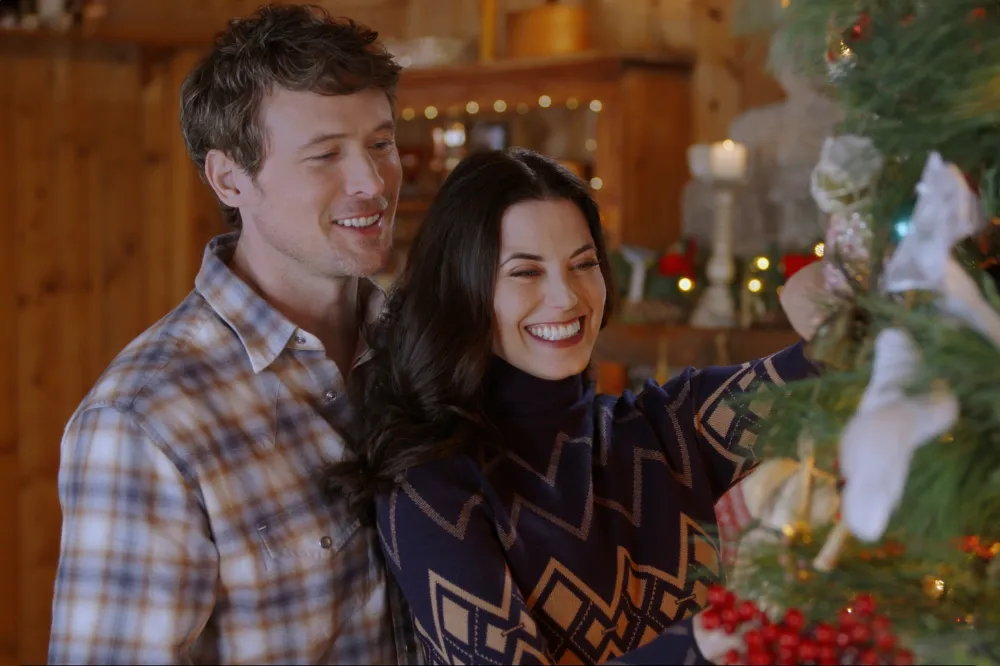 Hallmark Star John Reardon Reveals Tonsil Cancer Diagnosis