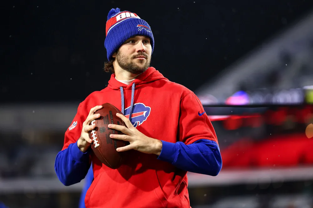 Bills QB Josh Allen Gifted 14 Karat White Gold MVP Chain by Teammates for Christmas