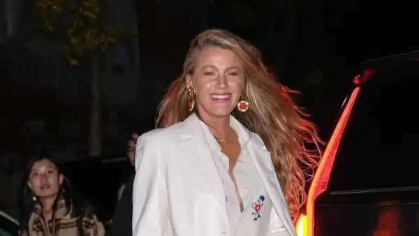 FEATURE Blake Lively Gives Her Shoe Uniform a Wizard of Oz Makeover