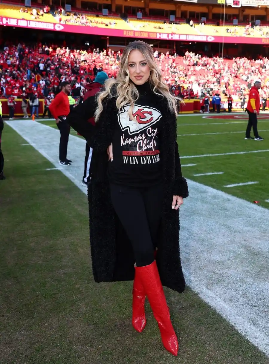 Brittany Mahomes Pregnancy Style