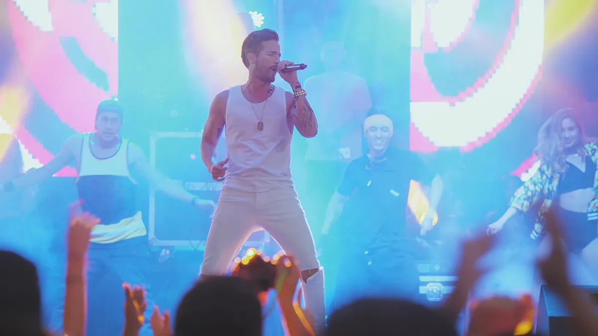 Carlos Torres es Charlie Flow