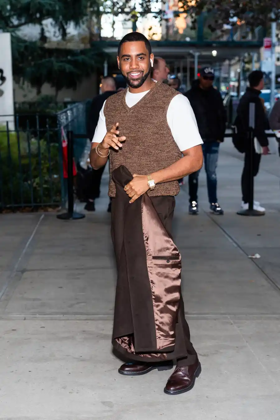 Celebrities in Mocha Mousse