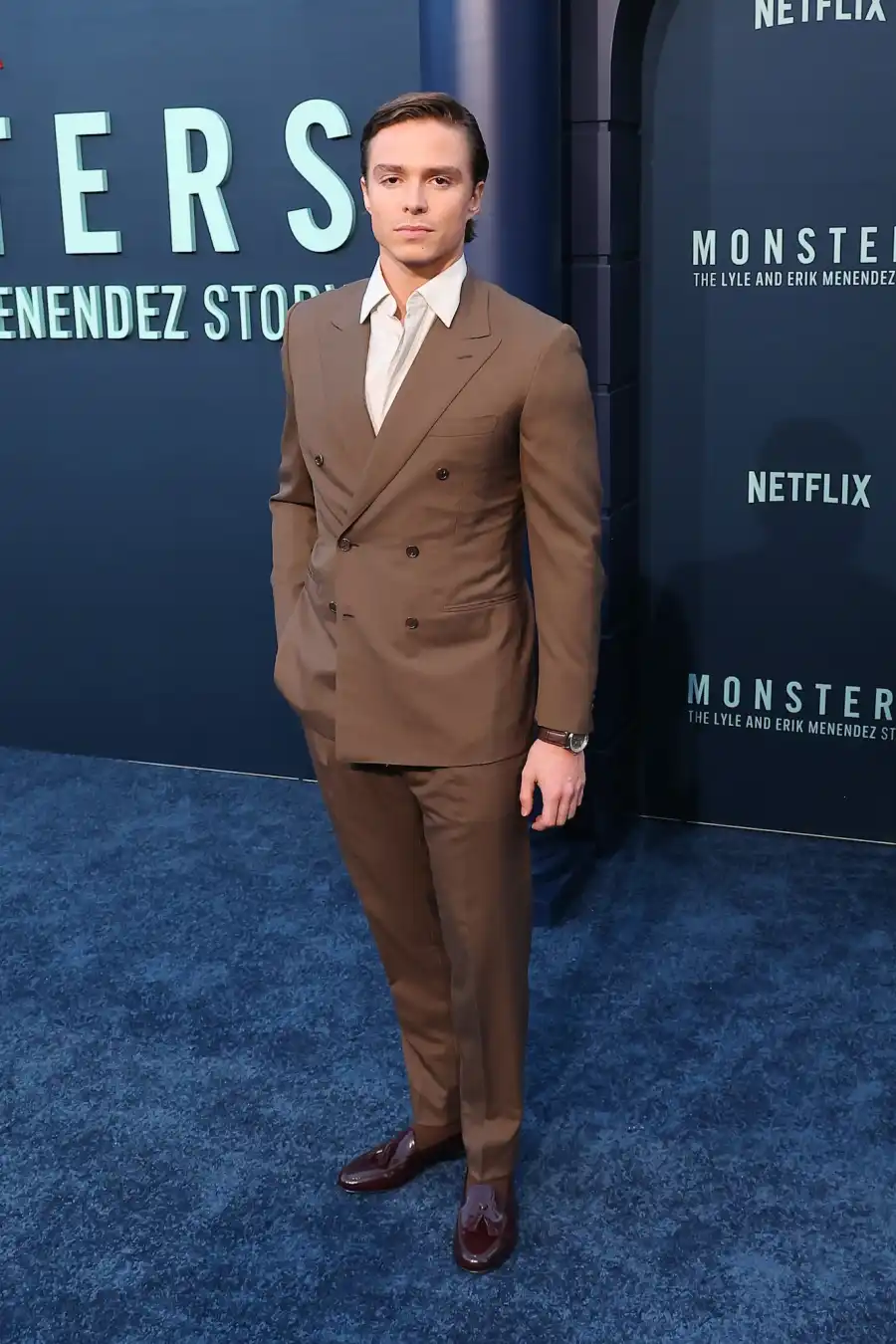 Celebrities in Mocha Mousse