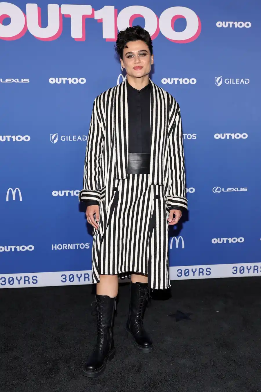 Celebs Who’ve Been Gifted a Coconut Cake From Tom Cruise