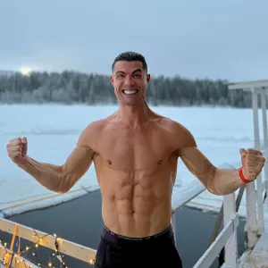 Cristiano Ronaldo Celebrates Christmas With Shirtless Photo in the Snow