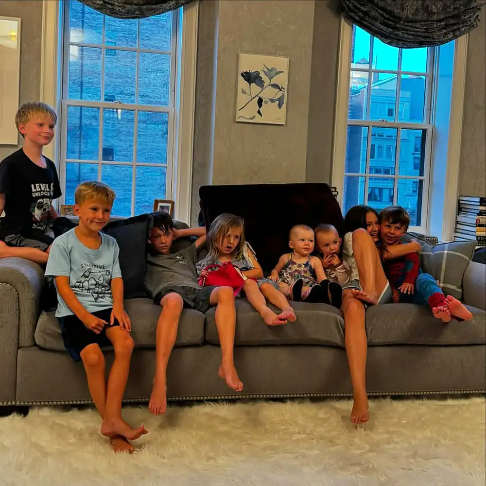 David Duchovny Calls Alec Baldwin a 'Biblical Figure' for Having Baby and Grandchild in Same Year