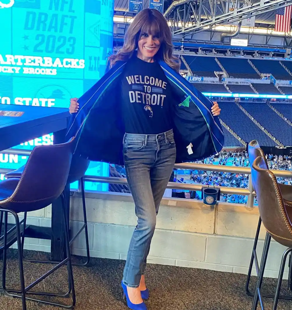 Detroit Coach Dan Campbell s Wife Throws Xmas Party For Lions WAGs Love Our Group of Ladies