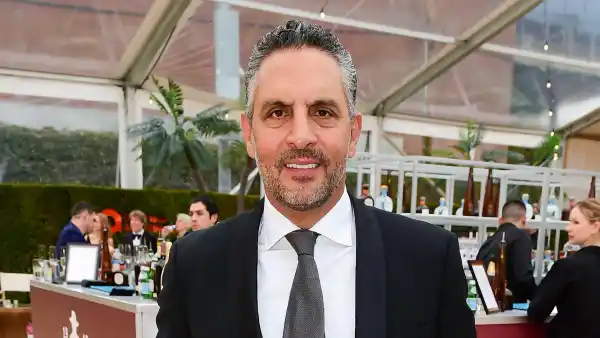 Excl Mauricio Is Not Serious With Klaudia K After PDA