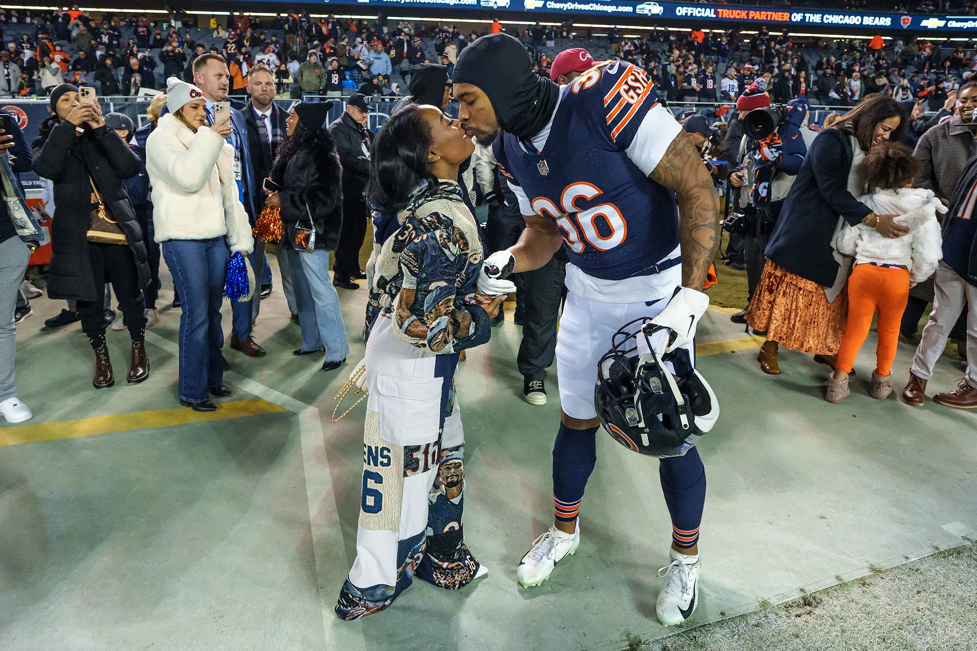 Feature Simone Biles and Husband Jonathan Owens Pack on the PDA Before Bears Game