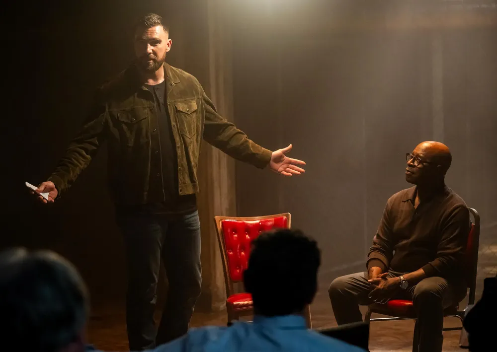 Grotesquerie Travis Kelce Patrick Mahomes Jokes He Would Give Travis Kelce Acting Lessons for Christmas