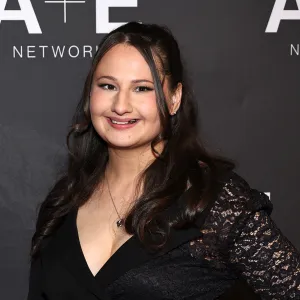 Gypsy Rose Blanchard Recalls Life With Mom Dee Dee in New Book