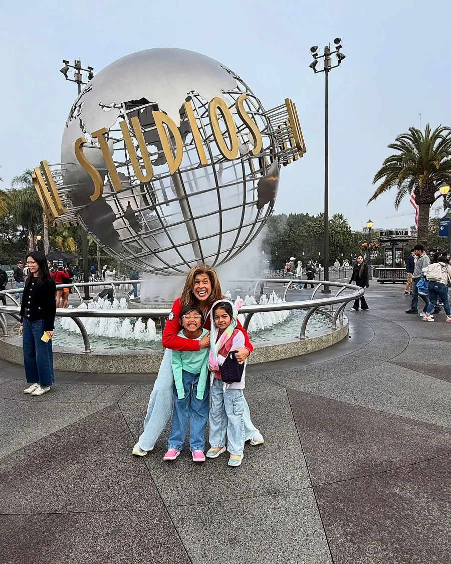 Hoda Kotb Follows Up Disneyland Trip With Universal Studios Visit