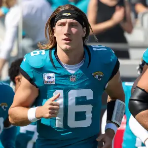 Jaguars QB Trevor Lawrence Injured in Brutal Helmet Hit That Sparked Massive On-Field Fight