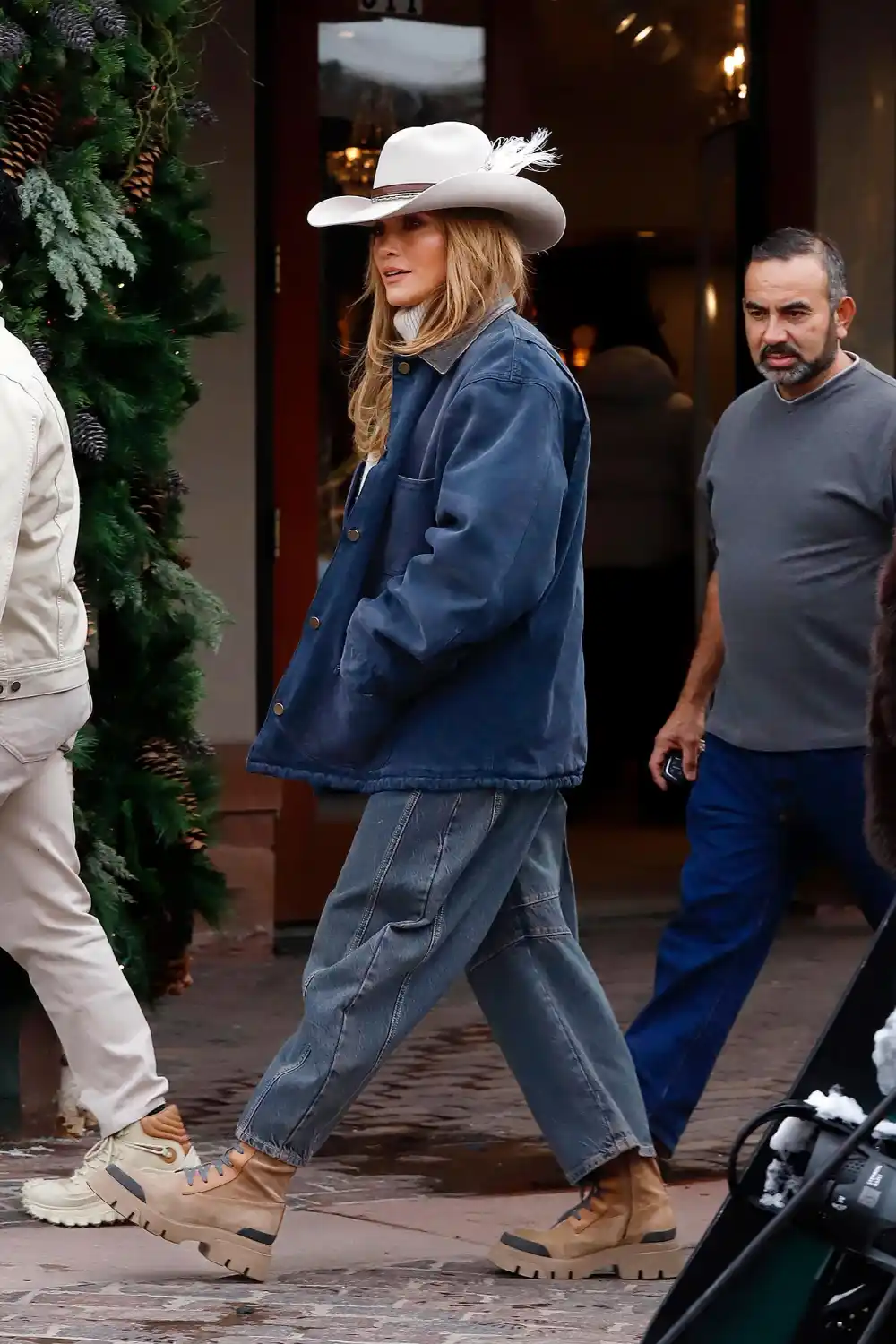 Jennifer Lopez Is Cowgirl Chic on Aspen Trip