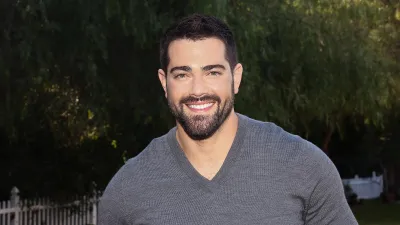 Jesse Metcalfe Pitches Himself For Industry I Think in a Former Life I Was a Stockbroker