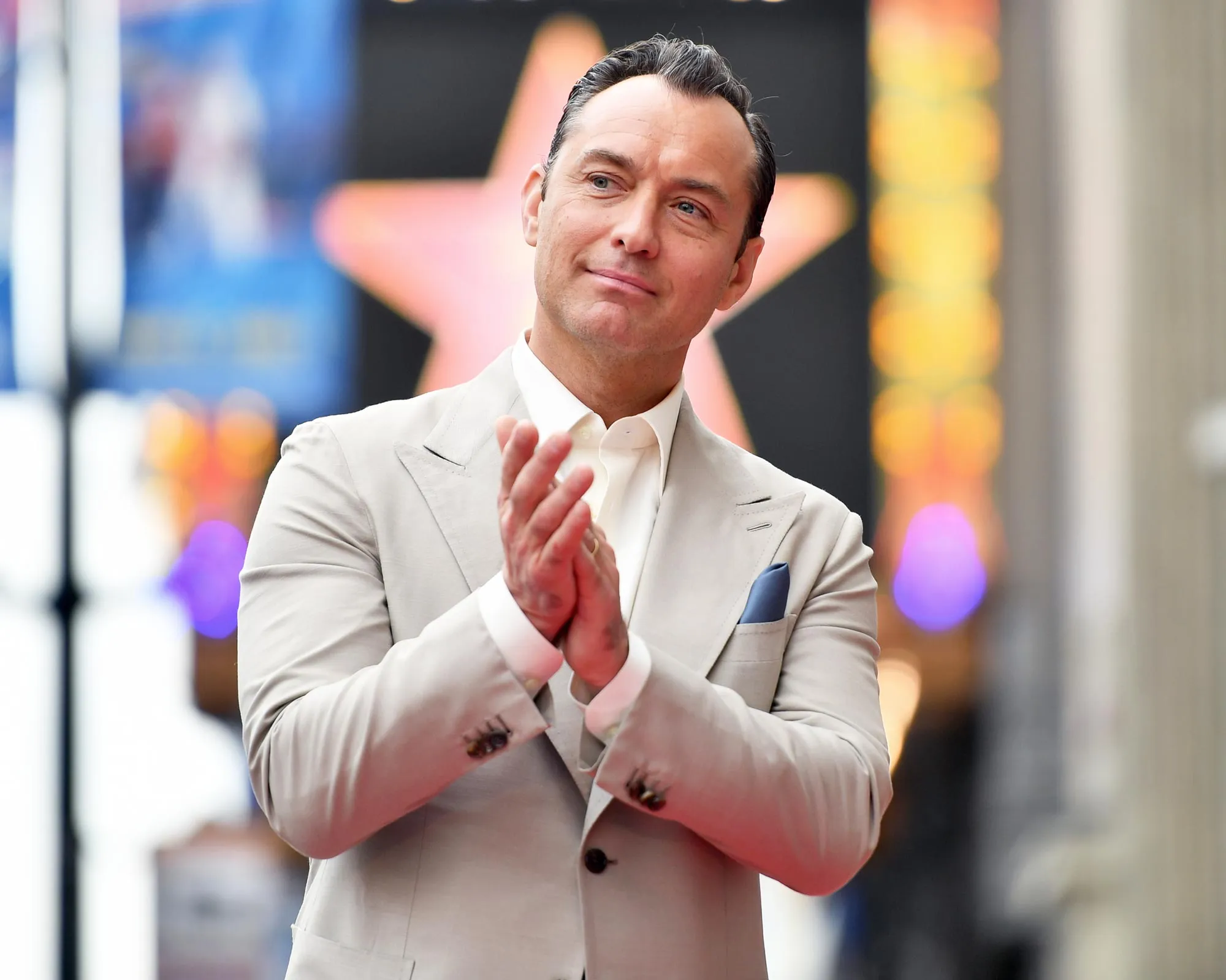 Jude Law Brings Back Mr Napkinhead When Nancy Meyers Asks Him About The Holiday Sequel