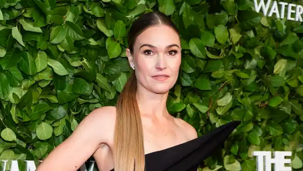 Julia Stiles Says She s Grateful for Fame But It Can Be a Little Scary