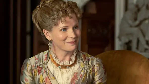 Kelli O Hara Jokingly Cant Talk Gilded Age Season 3 Without Being Sued