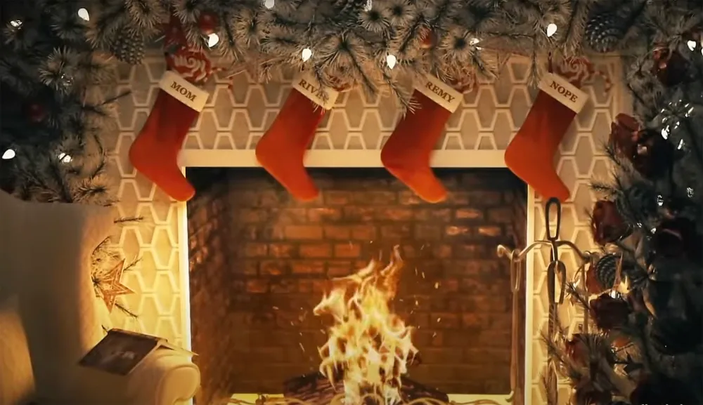 Kelly Clarkson Seemingly Shades Ex-Husband Brandon Blackstock with Christmas Stocking in New Video