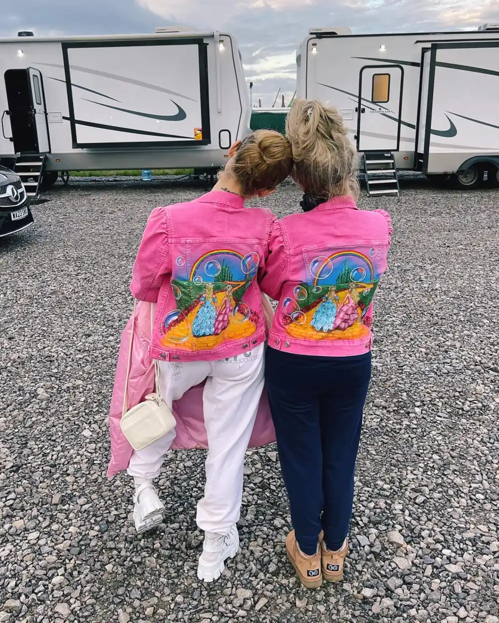 Kristin Chenoweth Gifts Ariana Grande a Glinda Jacket 887