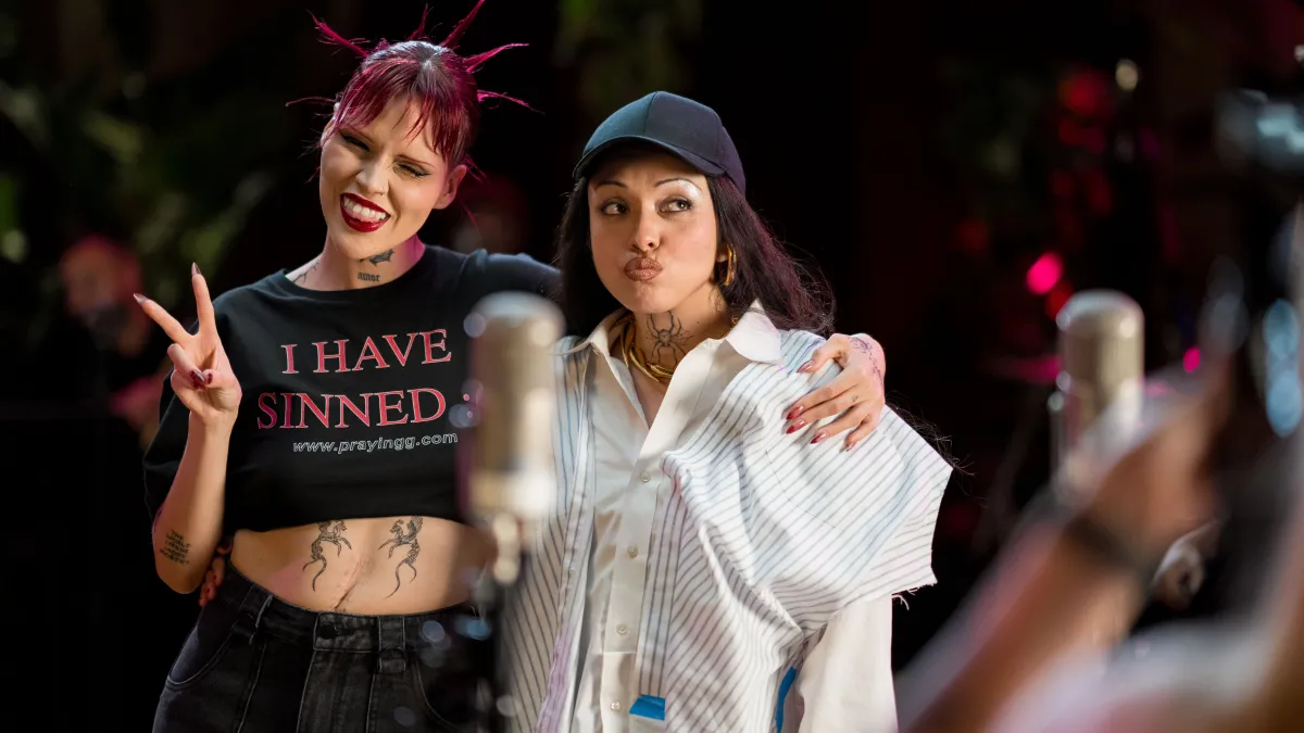 Bruses y Mon Laferte en los Latin Grammy Sessions