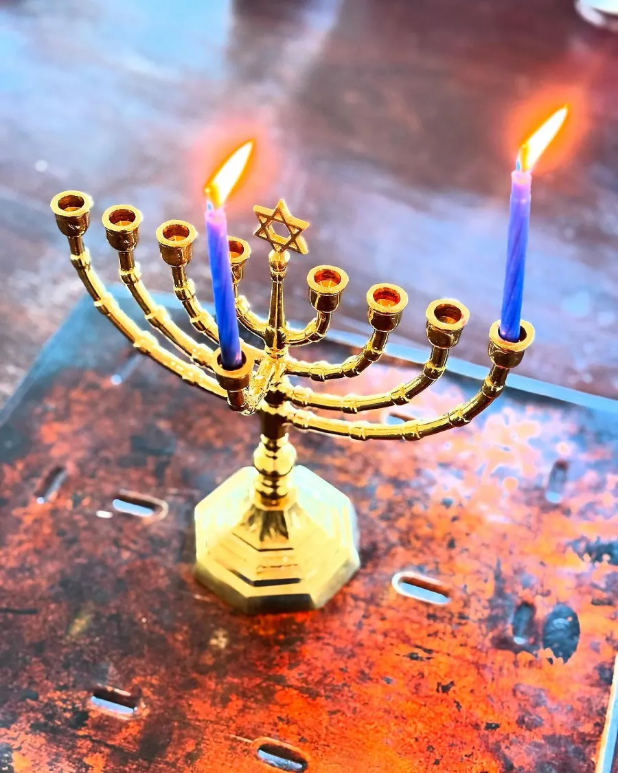 Mayim Bialik Instagram Stars Celebrating Hanukkah 2024