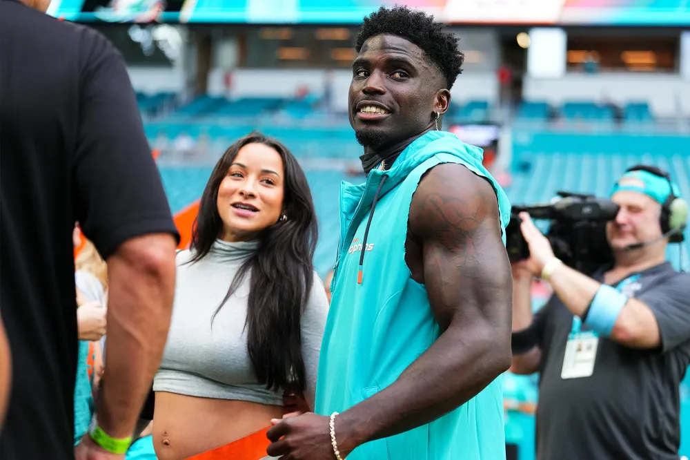 Miami Dolphins Tyreek Hill and Wife Keeta Vaccaro Welcome Baby Share Pics From Hospital Room 804