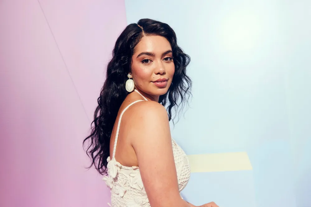 Moana Star Auli i Cravalho Reveals She Grew up on Food Stamps Grateful for Parents Sacrifices