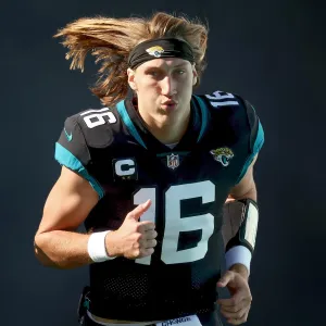 NFL Community Reacts to Brutal Hit on Jacksonville Jaguars QB Trevor Lawrence