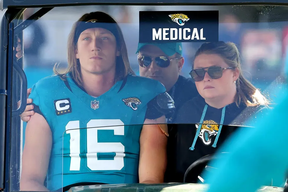 NFL Community Reacts to Brutal Hit on Jacksonville Jaguars QB Trevor Lawrence