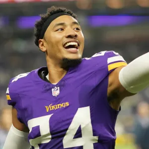 NFL Vikings do High School Musical Dance in Endzone