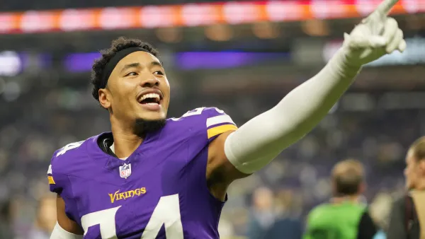 NFL Vikings do High School Musical Dance in Endzone