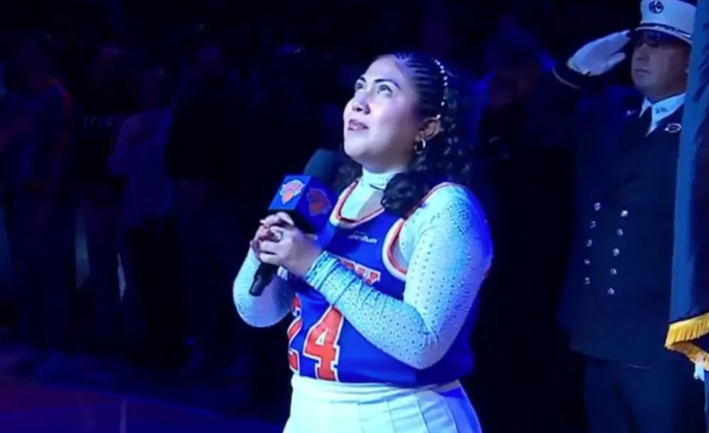 New York Knicks Anthem Singer Awkwardly Stops Song After Being Heckled 163