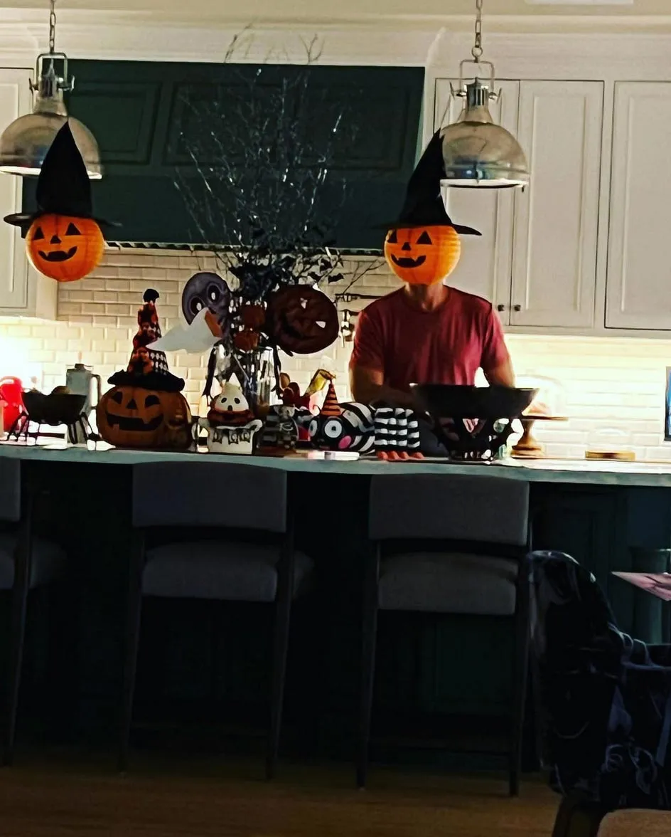 Jennifer Love Hewitt and Husband Brian Hallisays Relationship Timeline