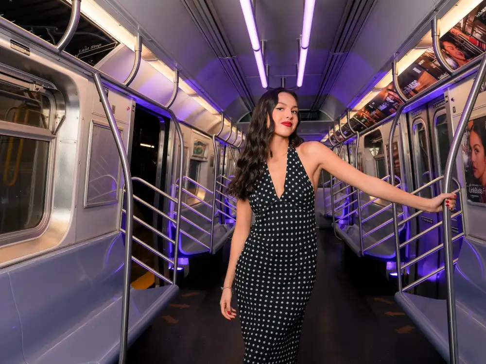 Only Olivia Rodrigo Good Make the Subway Look This Cute