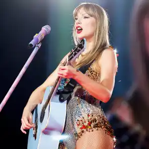 Some Taylor Swift Fans Heading to ‘Eras Tour’ Can't Cross Canadian Border Due to Past DUIs