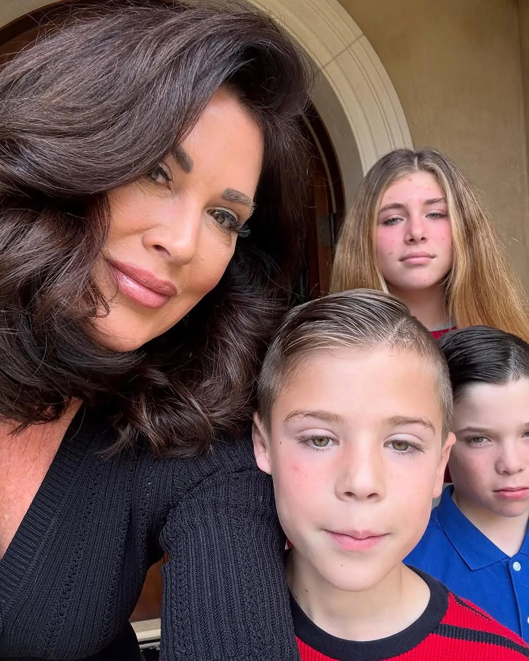 RHOCs Emily Simpson Turns Heads With New Hair Transformation for the Holidays