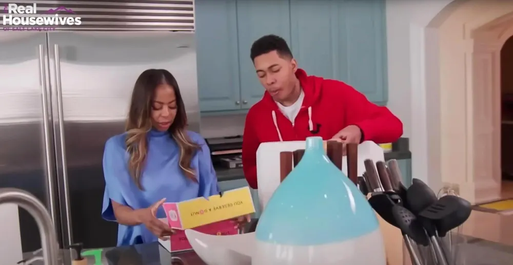 RHOSLC s Mary Cosby Claims Lisa Barlow Didn t Reach Out to Her About Robert Jr Scene 029