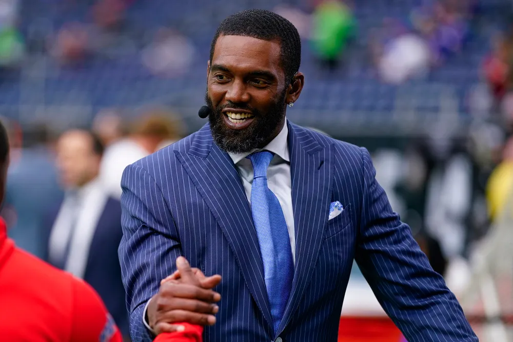 Randy Moss Son Thaddeus Shuts Down Report His Dad Has Liver Cancer