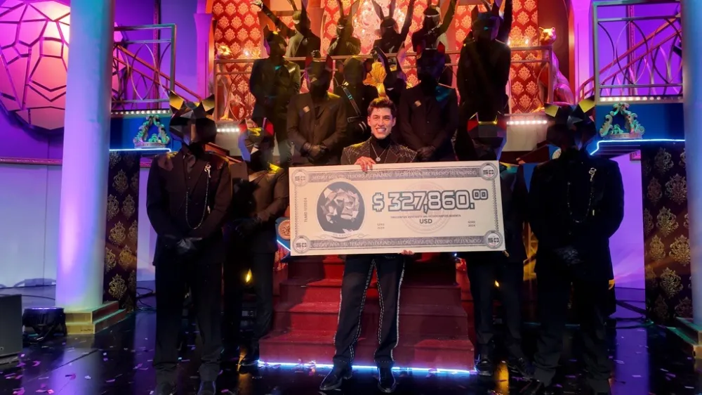 Robbie Mora ganador de Los 50