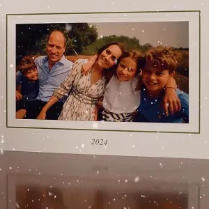 Royal family christmas card 2024 Prince William