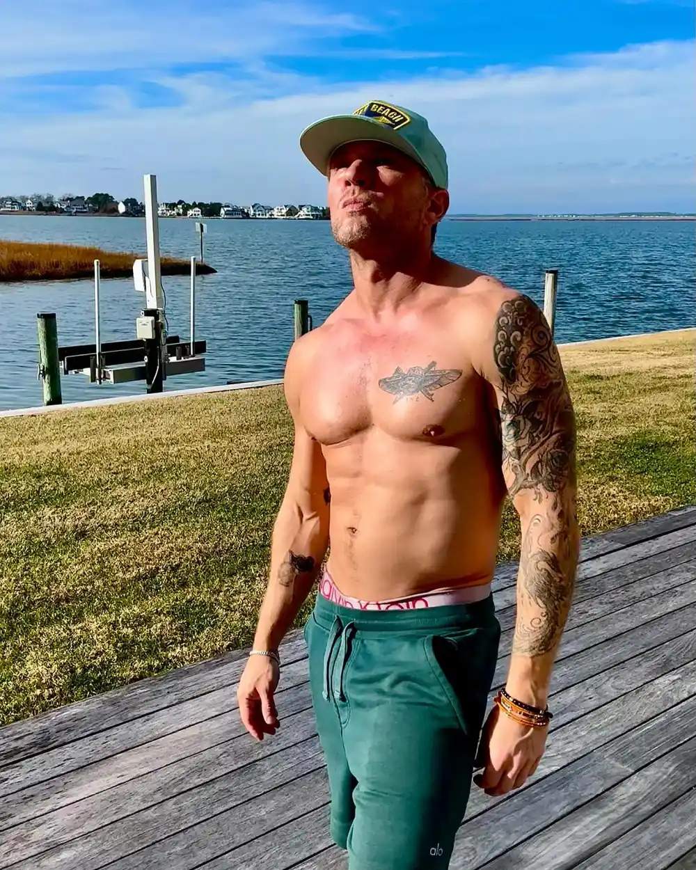 Ryan Phillippe Soaks Up the Sun While Flexing His Rock Hard Abs