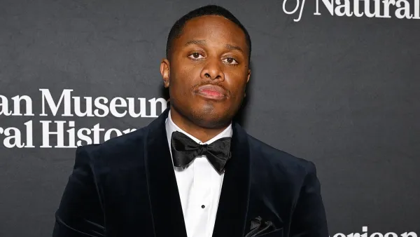 Saturday Night Live s Devon Walker Weighs in on the Comparisons Between Him and Pete Davidson 183
