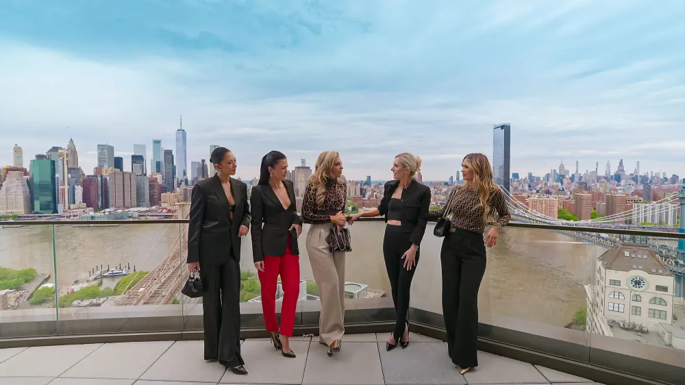 Selling the City Jordyn, Abigail, Eleanora, Taylor and Gisselle