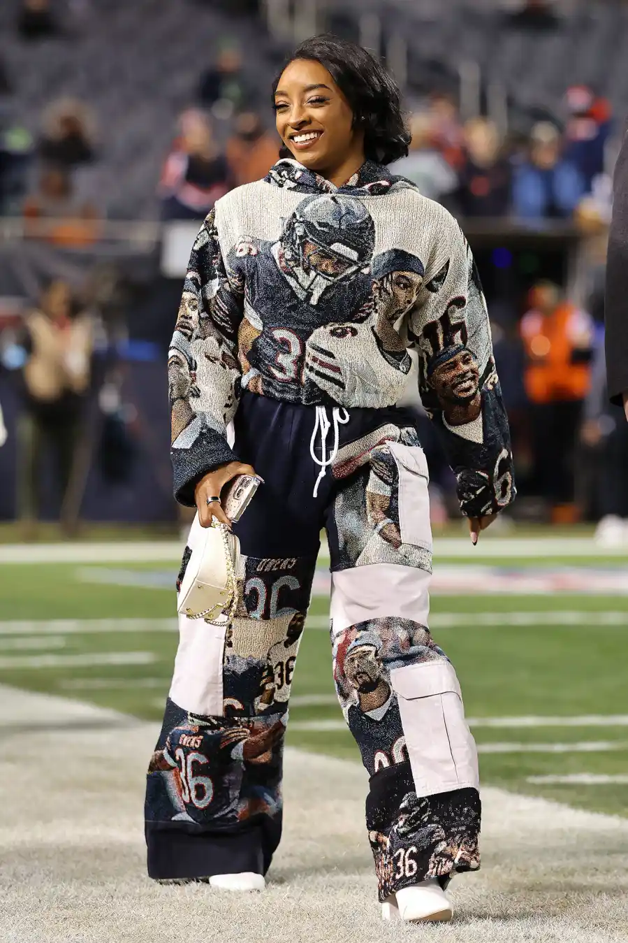 Simone Biles and Husband Jonathan Owens Pack on the PDA Before Bears Game