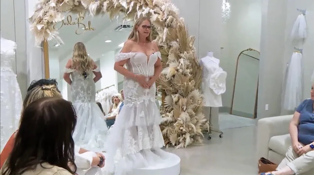 Sister Wives Christine Gets Roasted By Daughters Over Bridal Vagina Dress